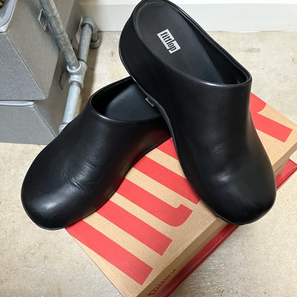 Fitflop leather Shuv clog
